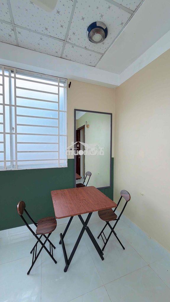 Phòng ban công riêng nội thất cơ bản - quận 3 - chỉ 5 triệu - 3