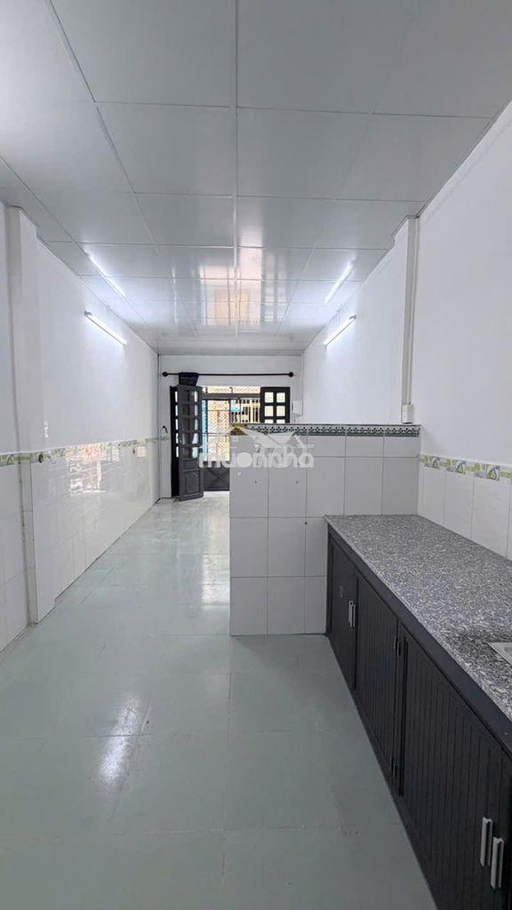 Cho thuê nhà đường hòa hảo, p5, q.10, trệt, 1 lầu, giá: 10 triệu/th - 3