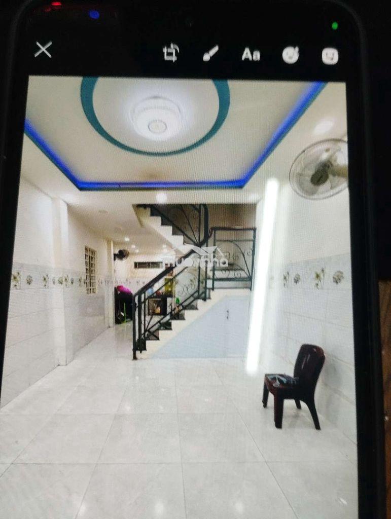 Nhà đẹp có 3 phòng ngủ đúc 2tâm wa rẻ 