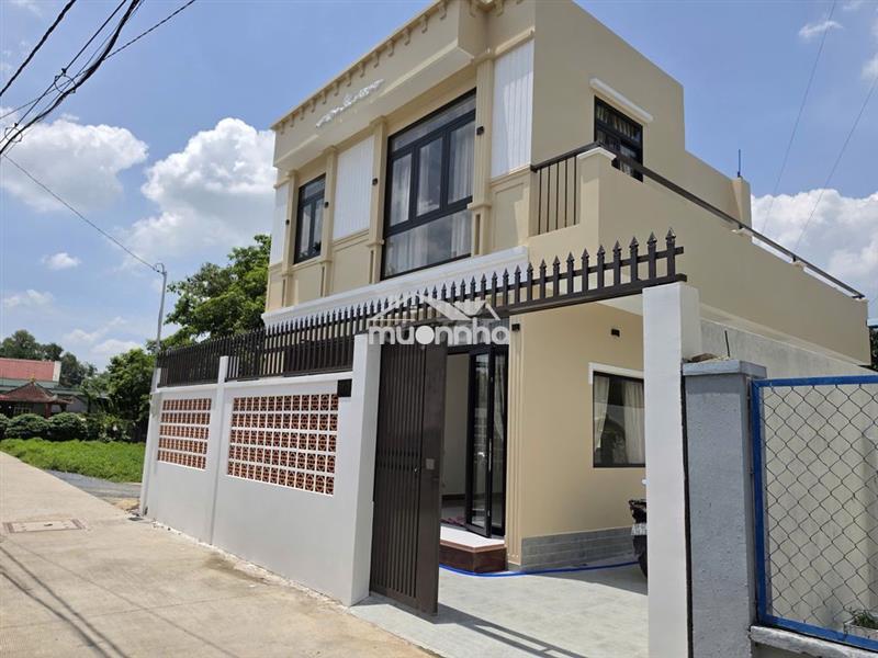 Nhà đẹp 10x14 (4pn + 3wc + sân xe hơi) gần trường nguyễn hồng đào