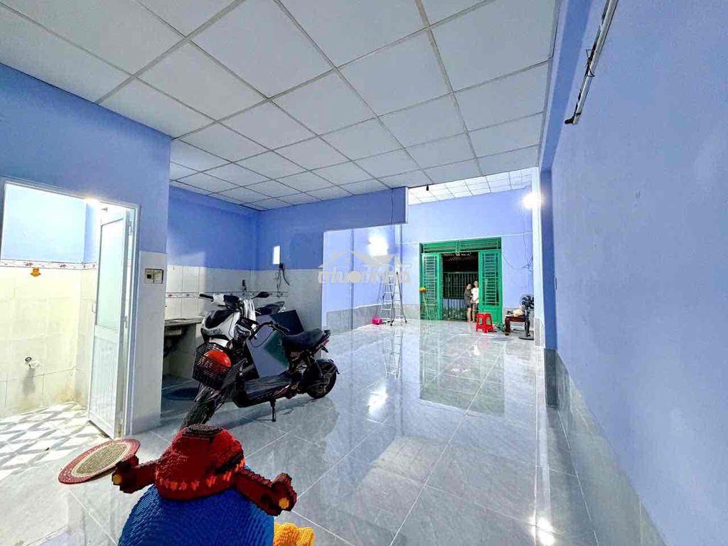 Cho thuê nhà 2/ lk 5-6, 70m2 lửng , hẻm ô tô , giá 7triệu - 2