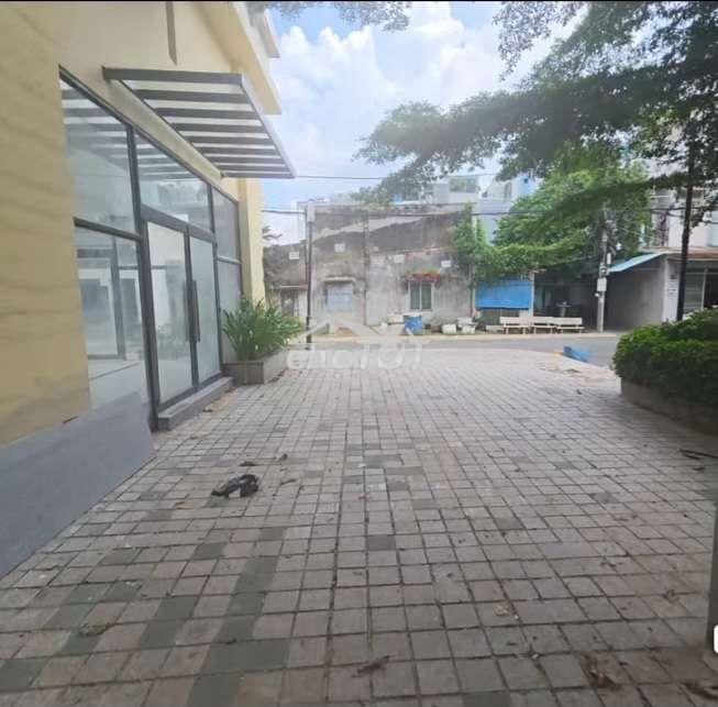 Shophouse góc 3 mặt tiền có lề đường 10m view cực đekp tiện buôn bán - 4