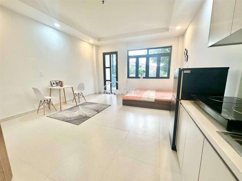 Cho thuê phòng sạch sẽ, bancon đủ nội thất, lê văn lương, chỉ 4tr3