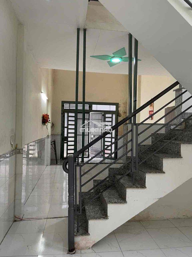 Cho thuê nhà sạch sẽ chỉ 1/ ngắn 50m liên ấp 26 gần chợ gác lửng sạch - 2