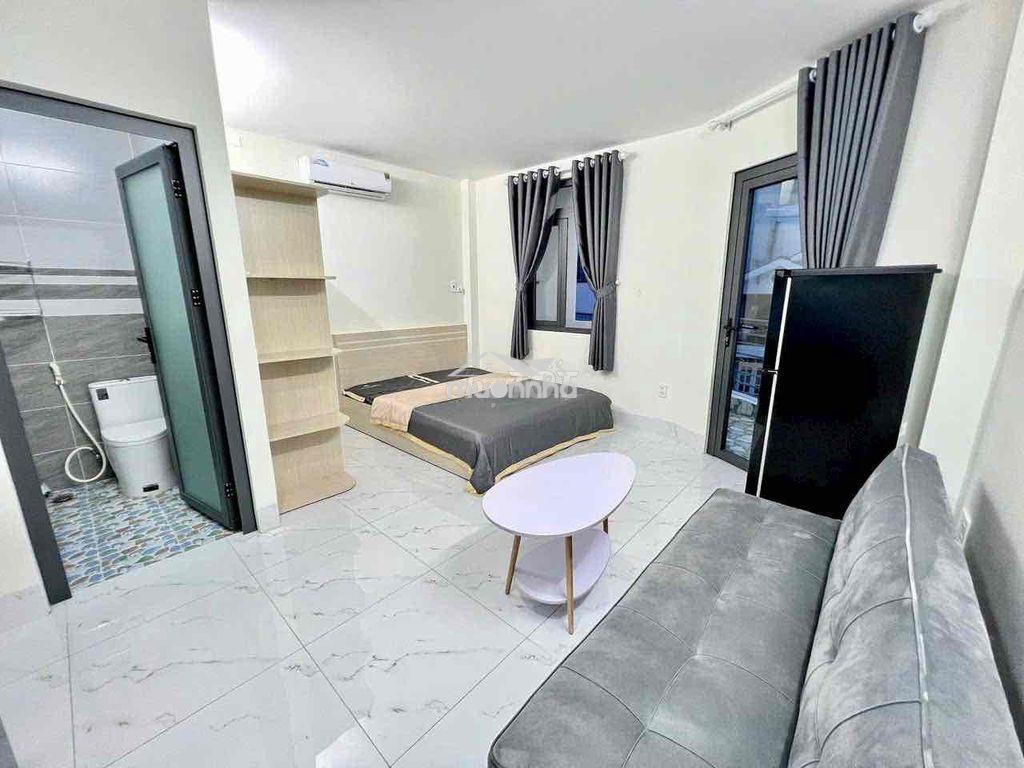 Thang máy ban công cực chill 40m2 ngay khu phan xích long - 2