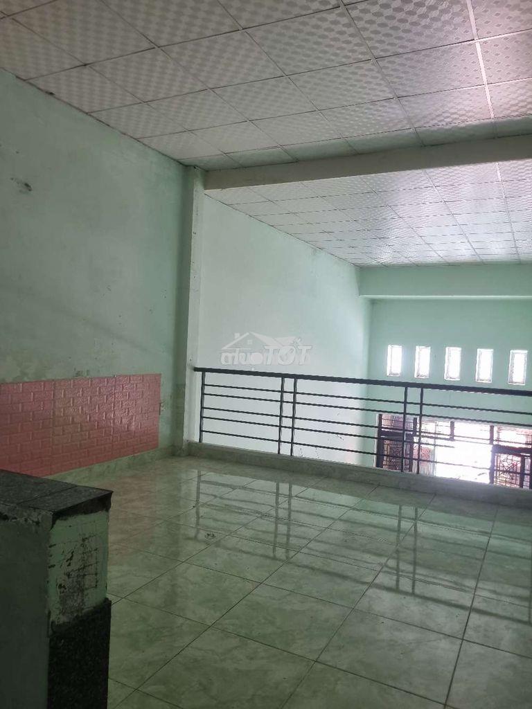 Cg
cho thuê nhà bà điểm
dt 4*20 -2pn -2wc
đường xe tải - 2