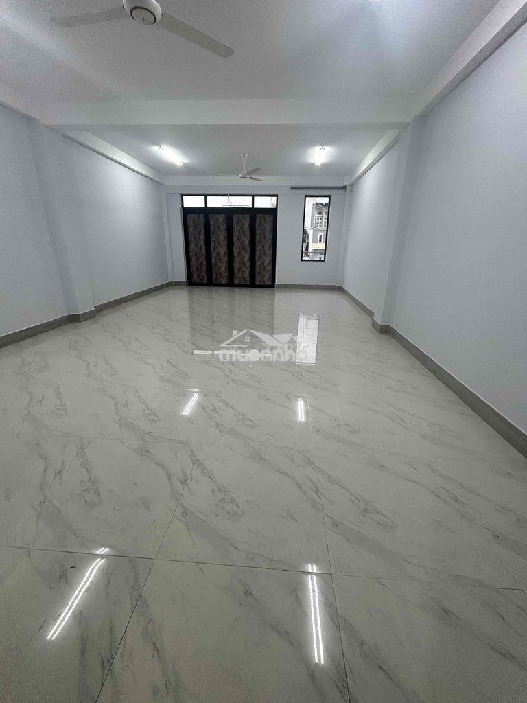 Toà nhà văn phòng - 6 x 20 - 5 lầu - trống suốt - thang máy - 3