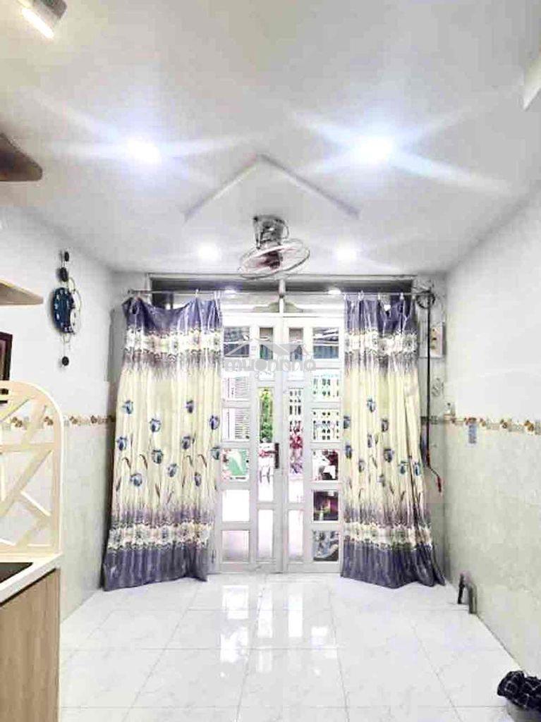 Nhà 2 tầng quận 11 đầm sen giá 2 tỷ