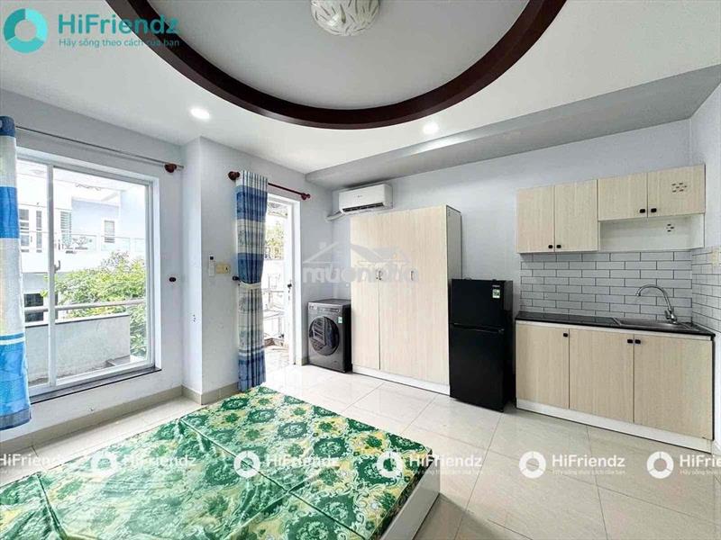 Căn hô ban công cửa sổ lớn ở 3 người ngay gần công viên thỏ trắng