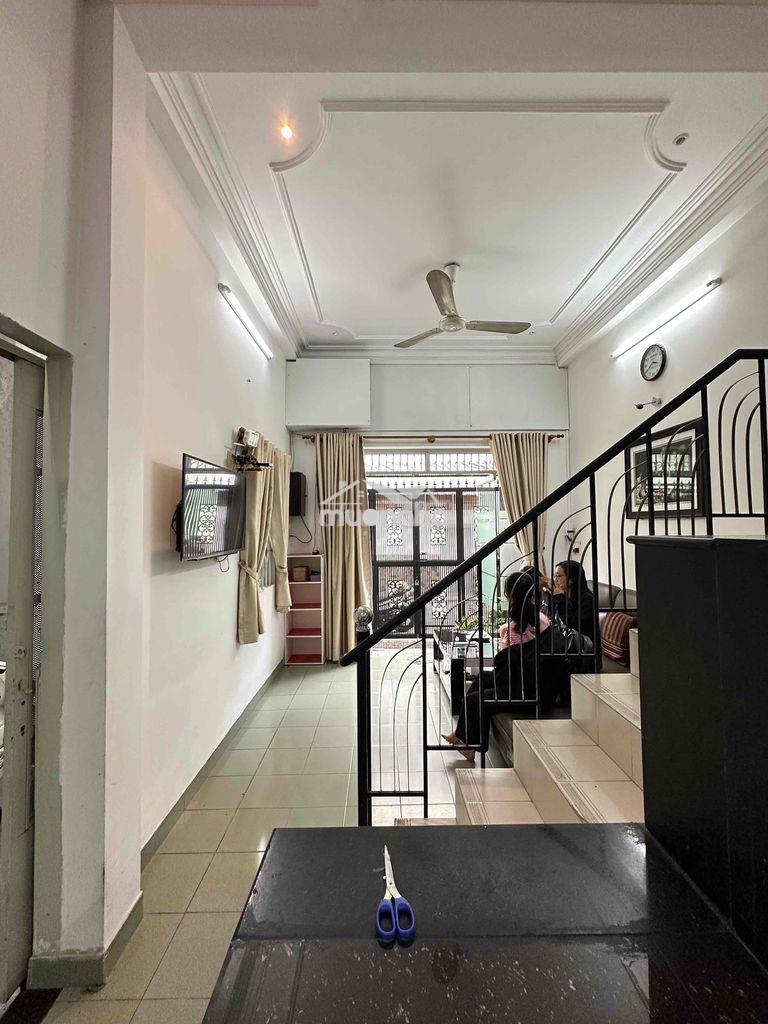 Cho thuê nhà hẻm 922 cmt8- (5.9 x 11m ) 3 tầng - 4pn - chỉ 17tr tl - 3