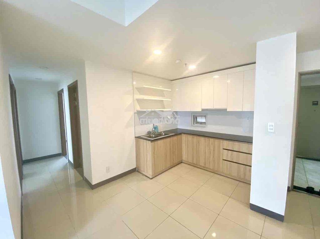Căn hộ 3pn2wc có ban công imperial place 9-10tr - 2