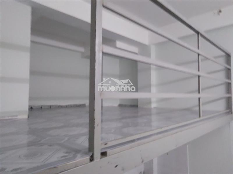 Chính chủ, phòng đẹp, thoáng mát, có cửa sổ, 14m2 + gác 6m2, cộng hoà