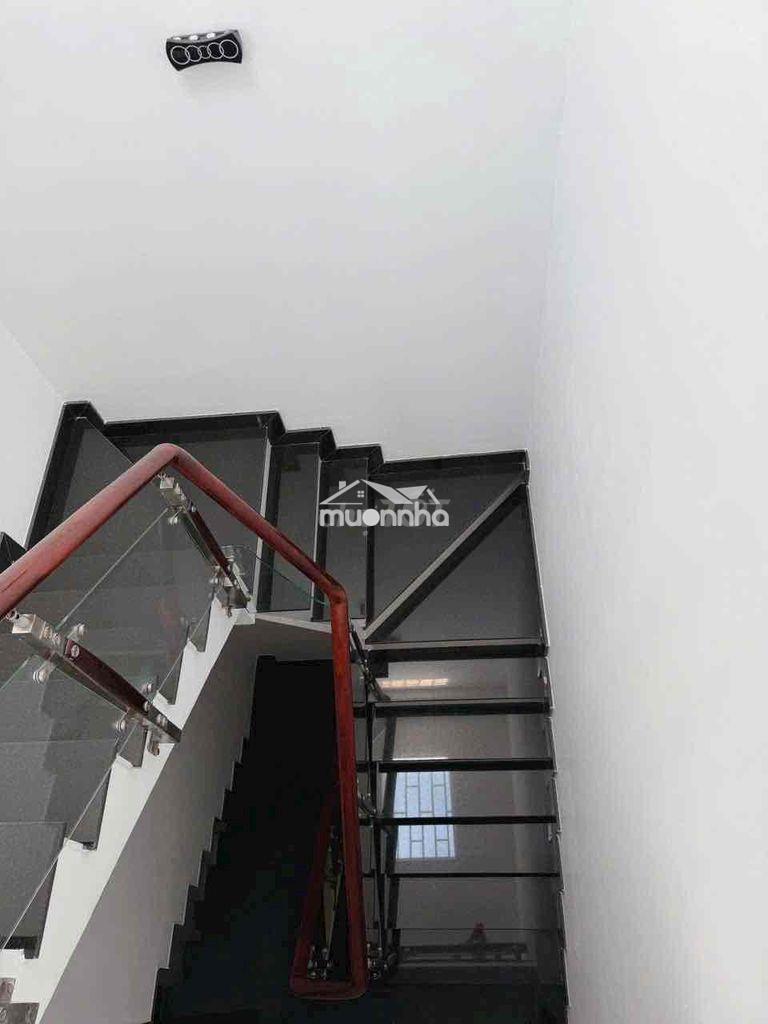 Cho thuê nhà mtnb khu tên lửa dt 4x20 xd 3,5 tấm , có nội thất . giá21 - 3