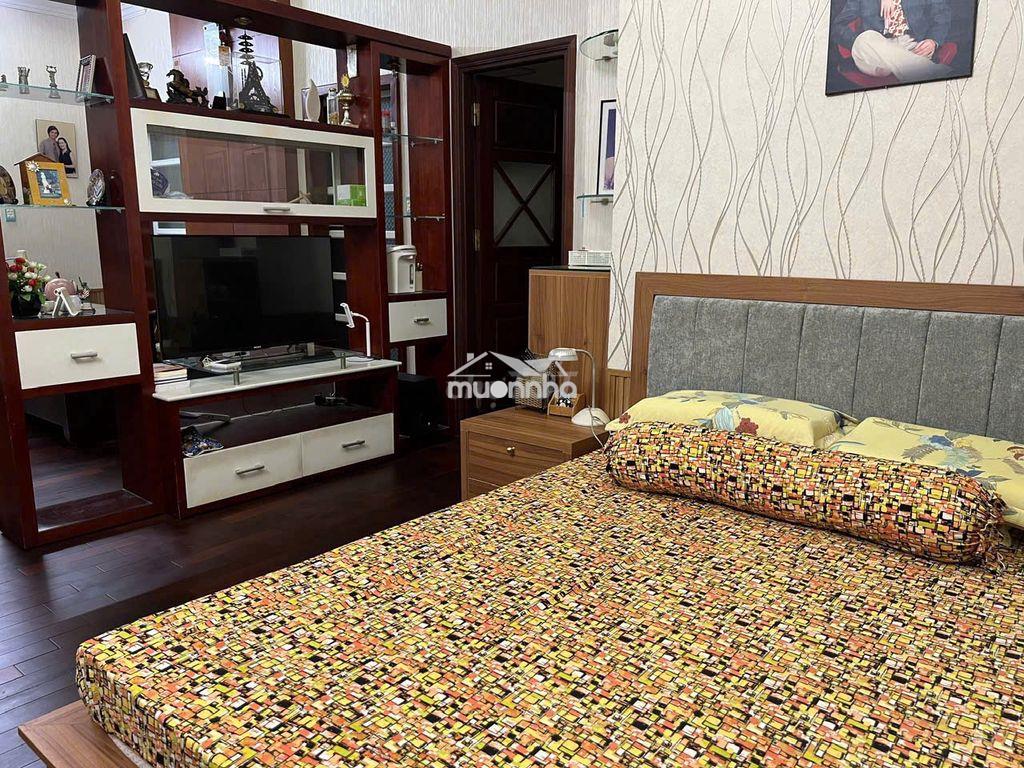 Cho thuê nhà 2 mặt tiền, 4 phòng ngủ, rộng thoáng - 4
