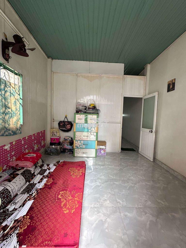 Bán gấp nhà q11 - gần kdl đầm sen - 2 tầng - dtsd 74m2 - hẻm xe hơi - 2