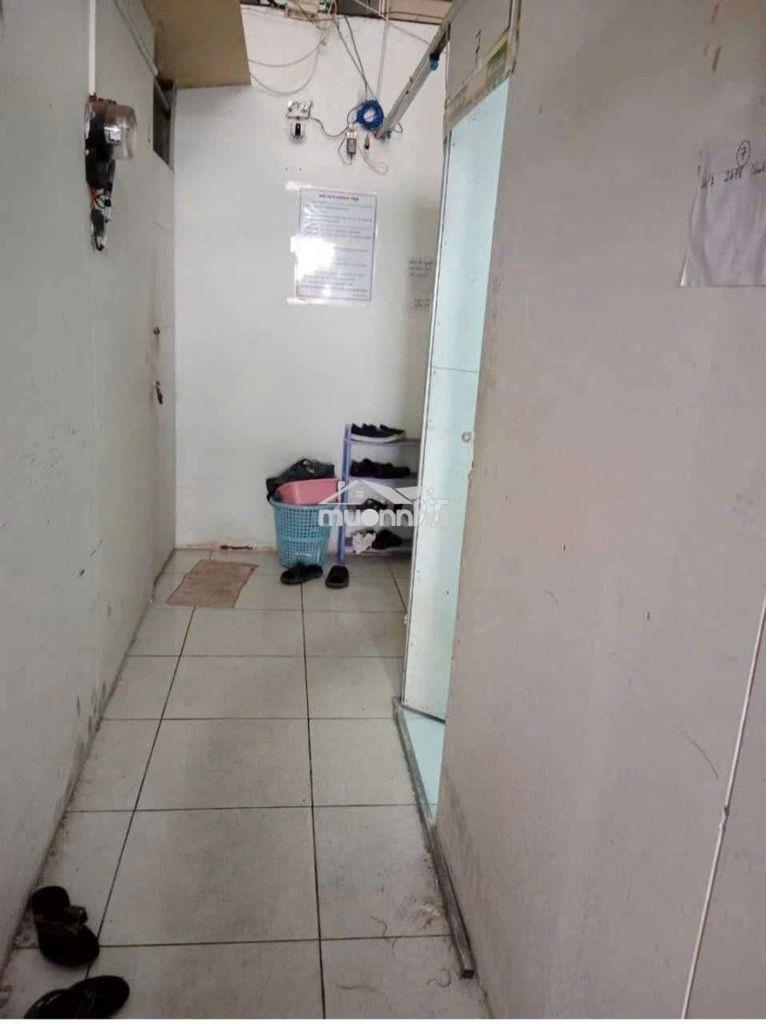 Phòng trệt nhỏ trong nhà nguyên căn,1 người, wc ngoài dùng chung - 2
