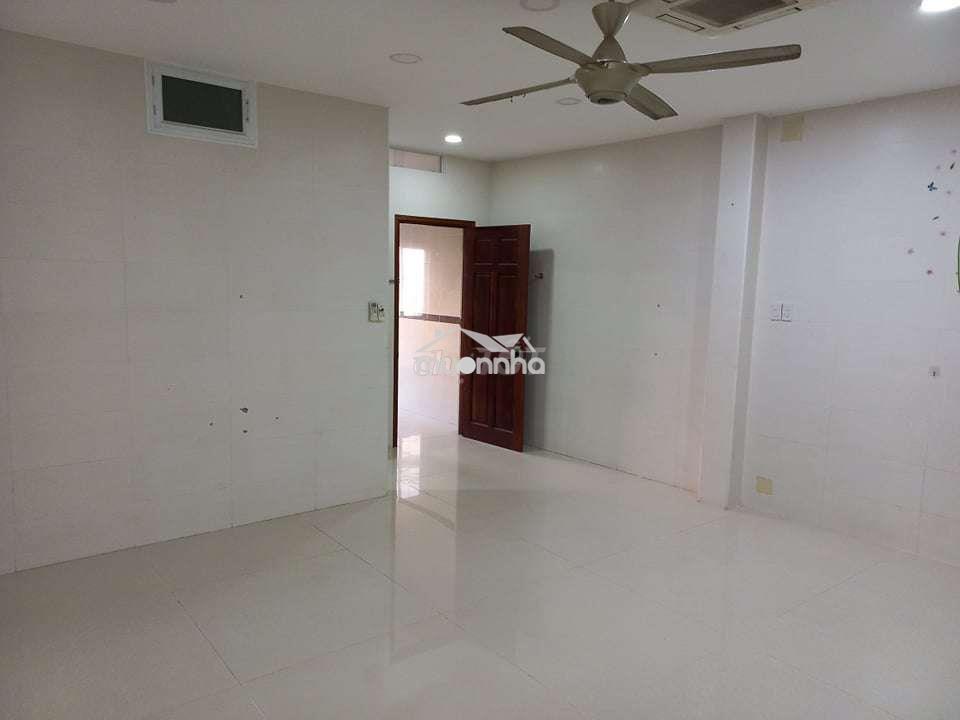 Cho thuê nhà hẻm đường 3/2 có thang máy - 2