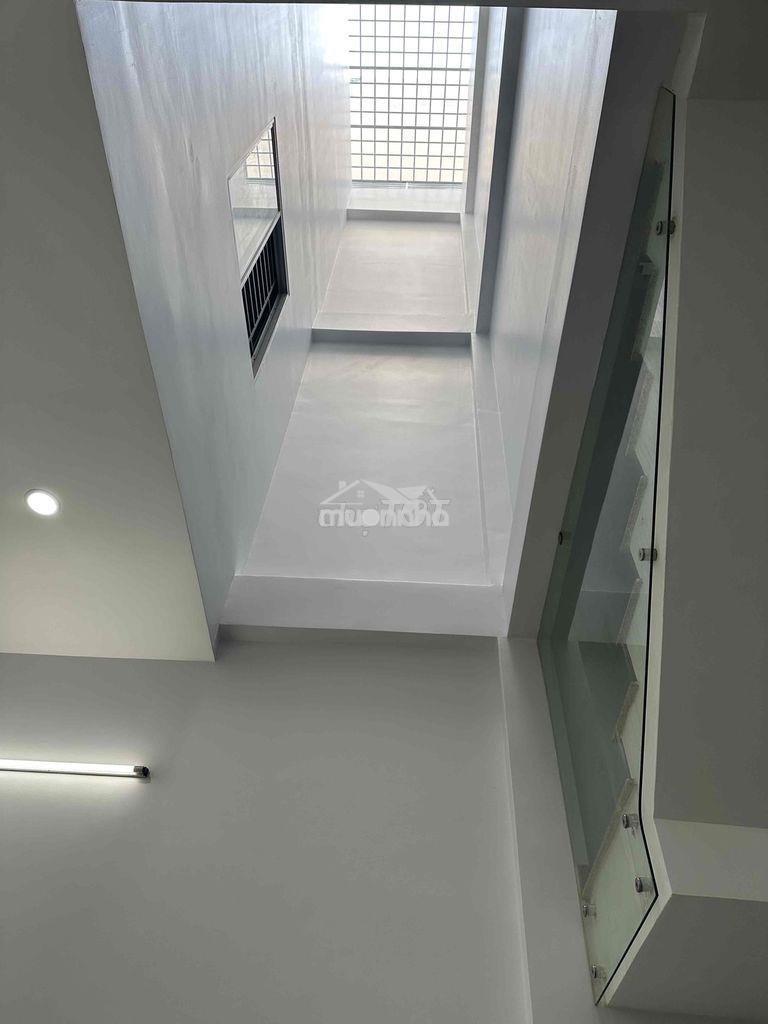Nhà mới sơn sửa hẻm xe tải phổ quang🍀dt 4,2 x 20m 🍀 3 tầng -4pn-5wc - 4