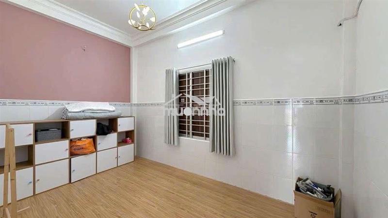 Nhà 2 lầu 3pn tân kiểng 