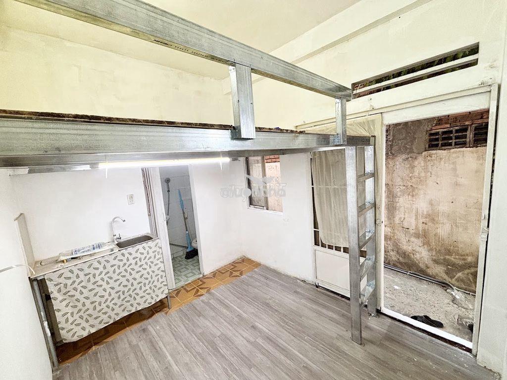 Căn duplex full máy lạnh, bếp, tủ lạnh, cửa sổ lớn thoáng nhà mặt tiền - 2