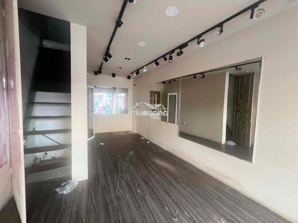 Mặt tiền quận 3- 1 trệt-1 gác-35m2-thuận tiện kinh doanh 📍 - 4