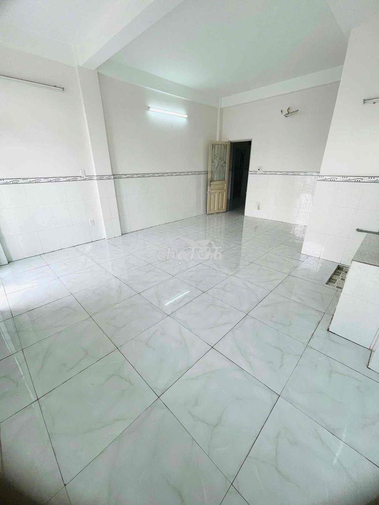Phòng cho thuê máy lạnh rộng 45m2 ngay đường số 10 bình hưng - 2