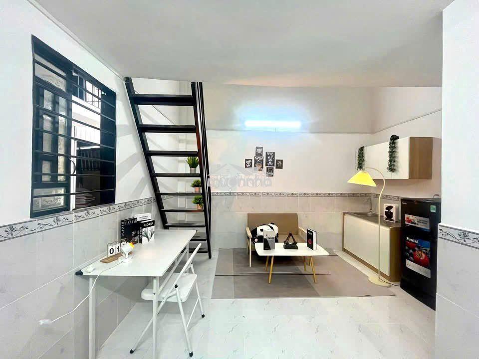 Dạng nhà 1 trệt 1 lửng có máy lạnh sẵn gác siuuu rộng ngay ngã tư 4 xã - 2