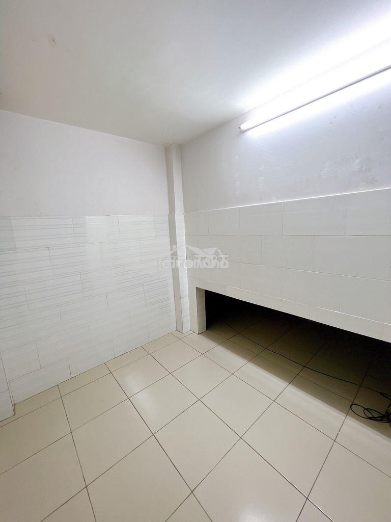 Phòng 1 người bao tiền nước,phí dịch vụ sẵn máy lạnh ngay hoàng diệu 2 - Ảnh 2