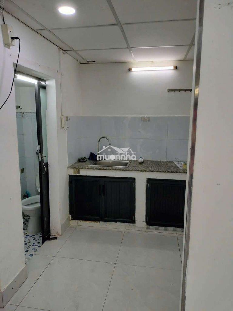 Nhà cho thuê gần chợ kinh doanh p3 q11 - 4