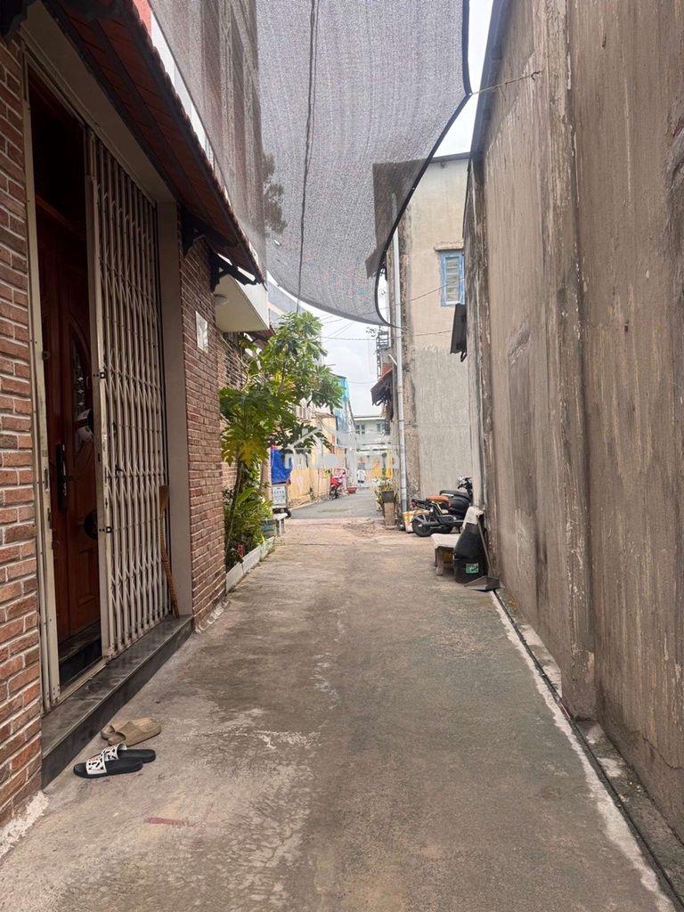 Nhà ngay trung tâm chợ thủ đức - 57m2- giá chỉ 3,5 tỷ