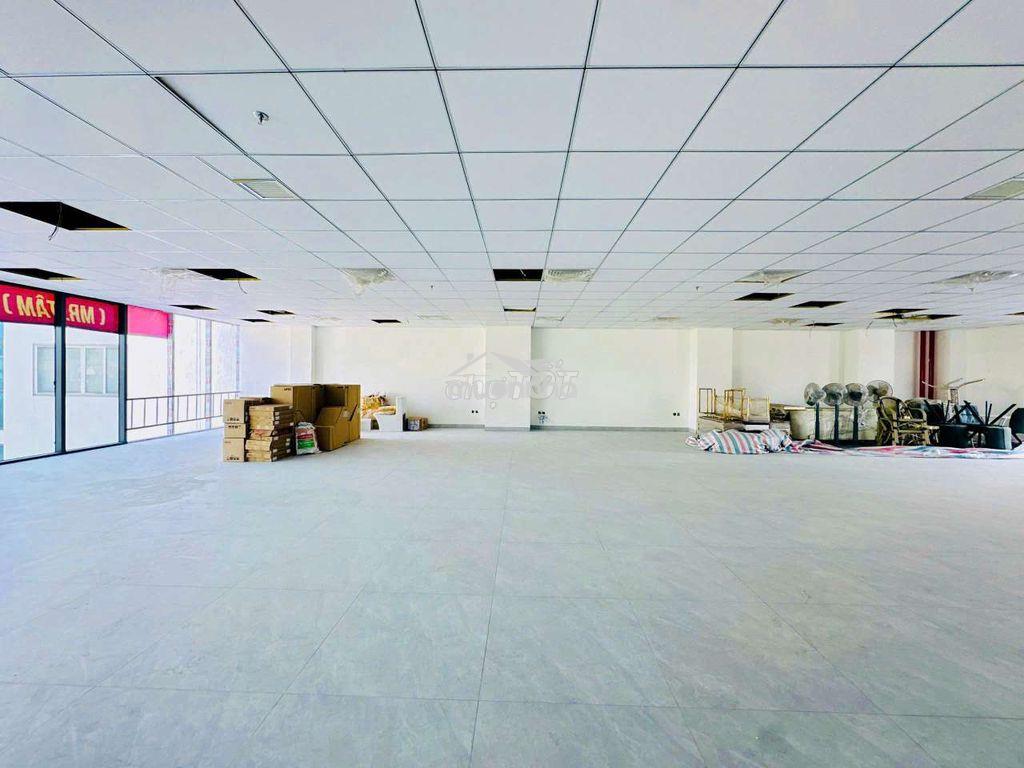 Dt 15 x 15m 1 trệt 4lầu sân thượng thang máy ( sàn trống suốt ) - 2
