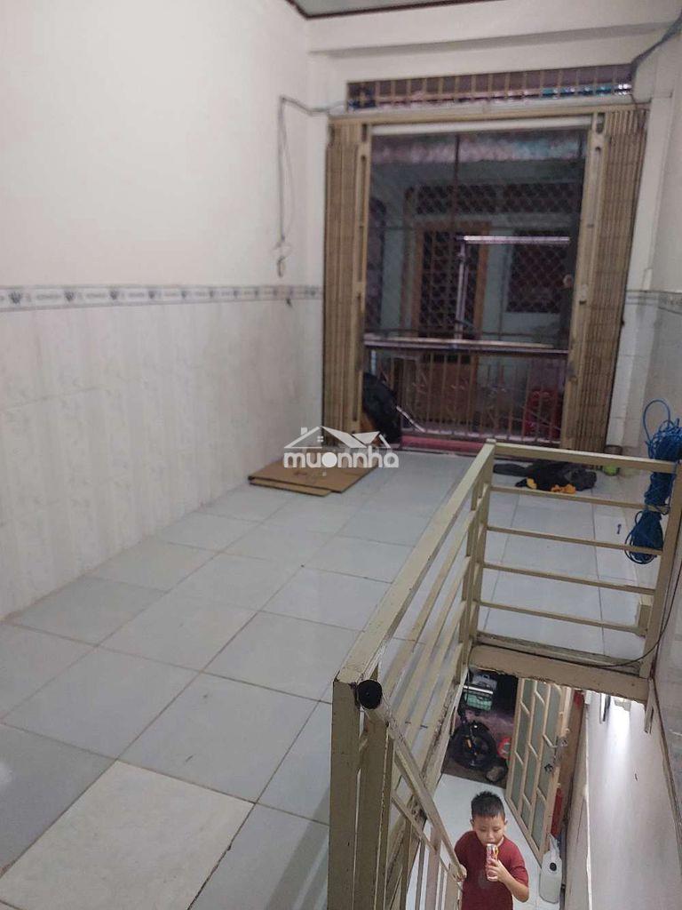 Nhà nguyên căn 2 lầu- 4,5tr/thang. - 2
