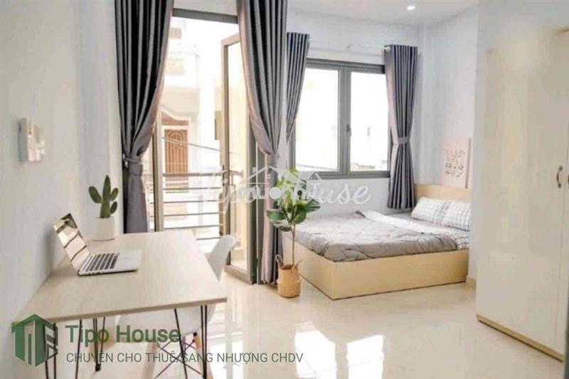 Cho thuê phòng ban công gần đại học kinh tế - đh hoa sen - đh sài gòn
