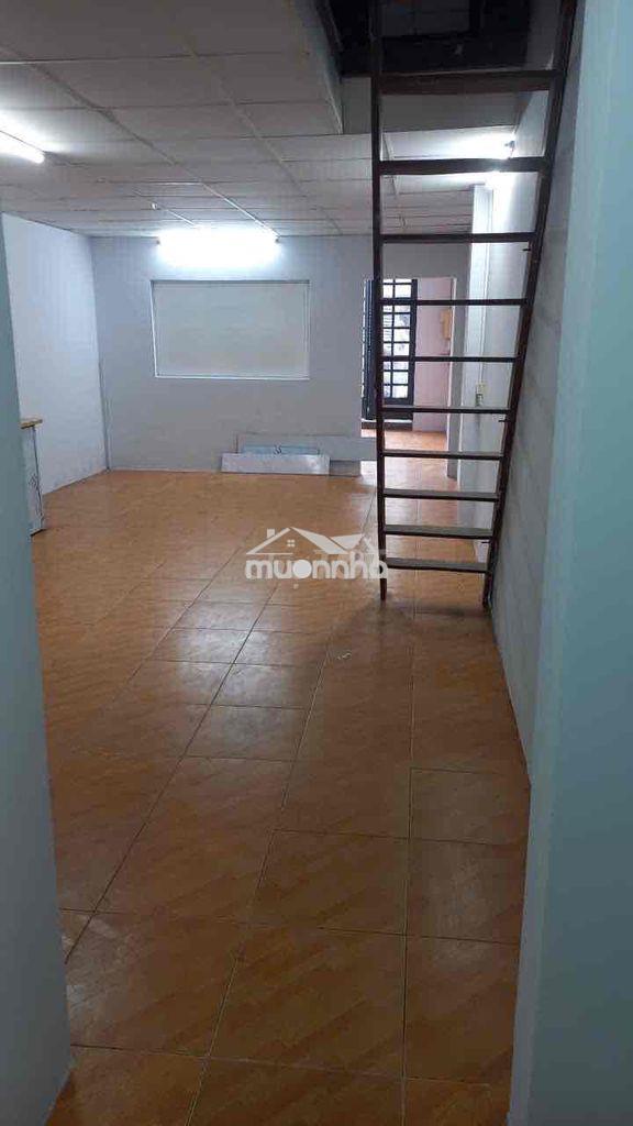 Nhà mới có gác suốt trên siêu rộng giá chốt 7tr