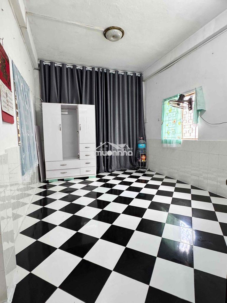 🏠 Phòng rộng ở 2-3 người - giáp q10 - có wc & bếp riêng - 4,2 triệu