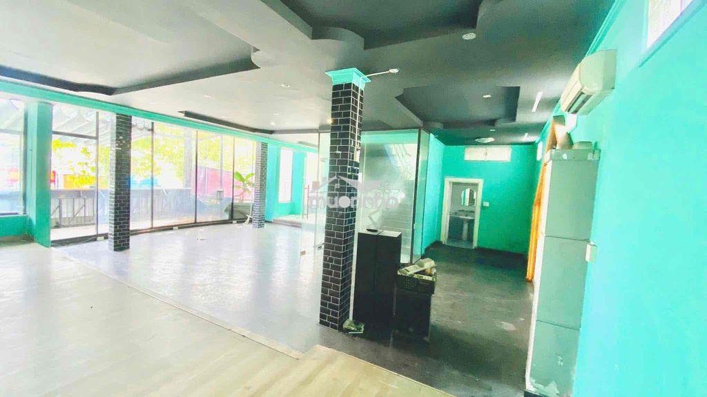 Mặt bằng lê hồng phong gần ngã 4 đối diện trường  học - 2