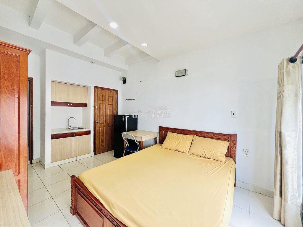 Căn hộ cửa sổ lớn ngay gần nhà hát hòa bình - full nội thất - 4