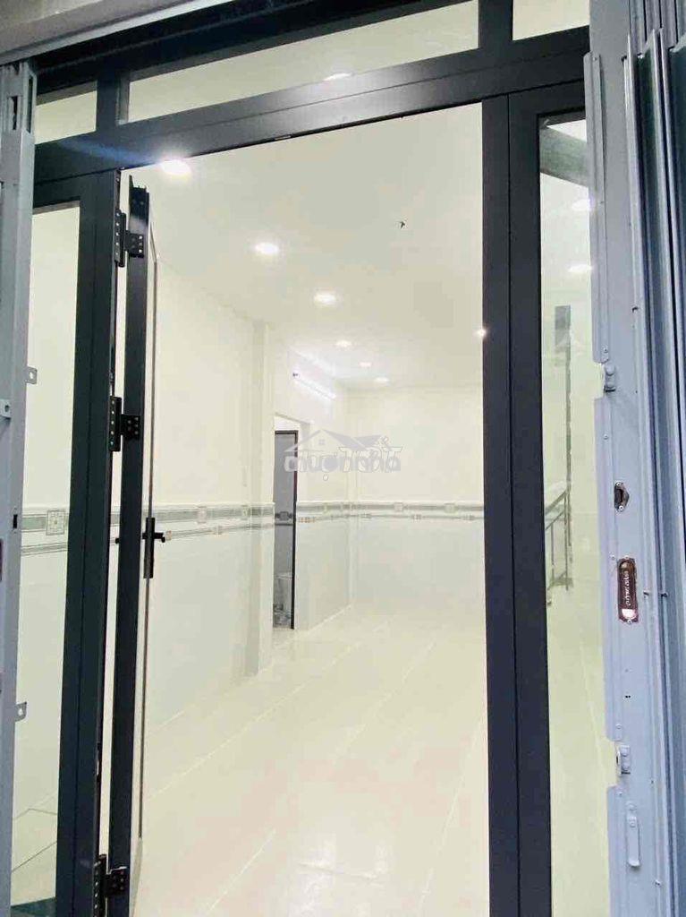 Nhà đẹp cần bán đường tôn đản f8q4