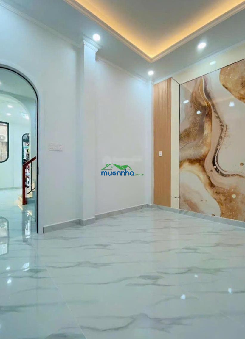 Bán nhà đẹp 3 tầng khu vip 20 thước. có sân để xe rộng rãi. dt: 3,2x10m (nh: 4,5m), giá 5,5 tỷ
