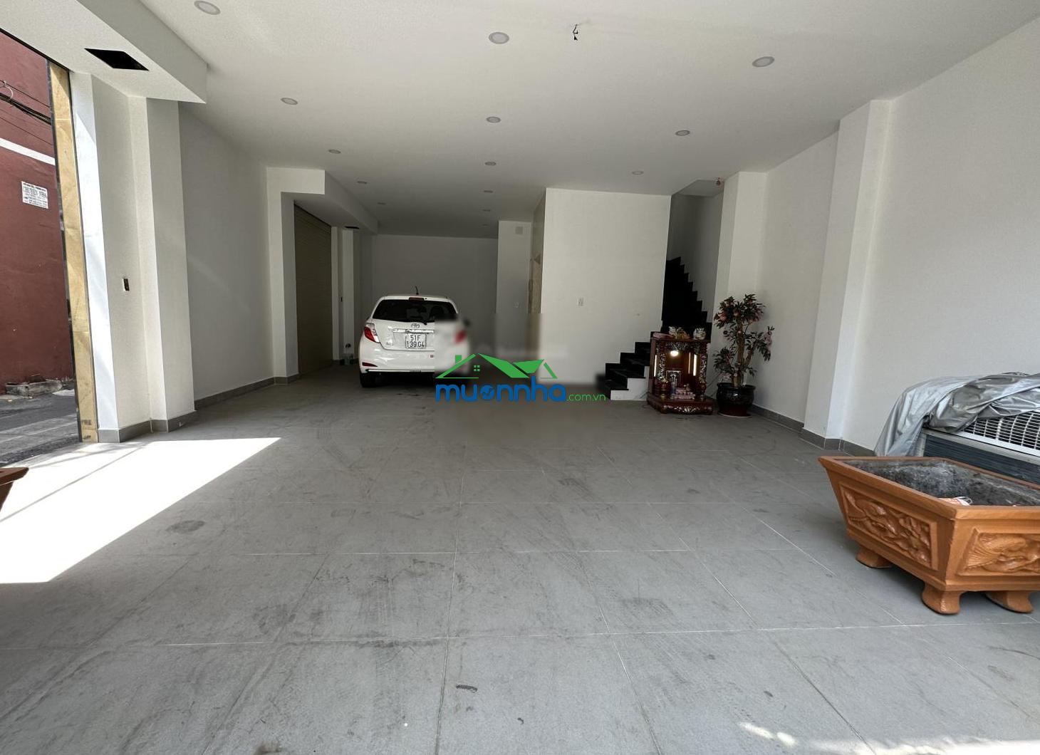 Hàng hiếm. nhà hẻm 2 xe hơi né nhau. dt: 5x12m. vuông vức. trệt, 2 lầu. hẻm thông bùi đình túy