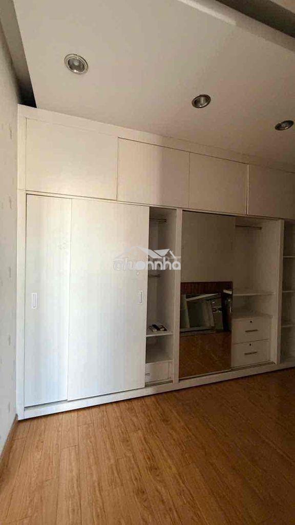 Nhà di dân cần bán căn hộ flemington 94,5m2 - 2