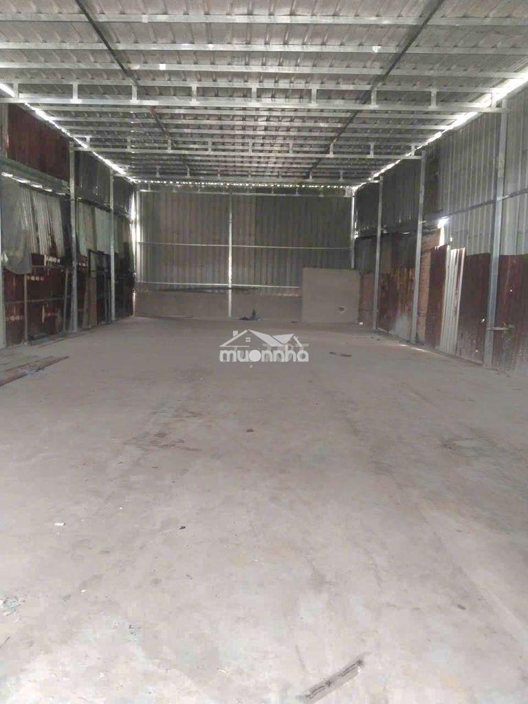 Kho cho thuêphamj văn sáng,hóc môn,250m,giá 10 triệu,thích hợp đa nghề