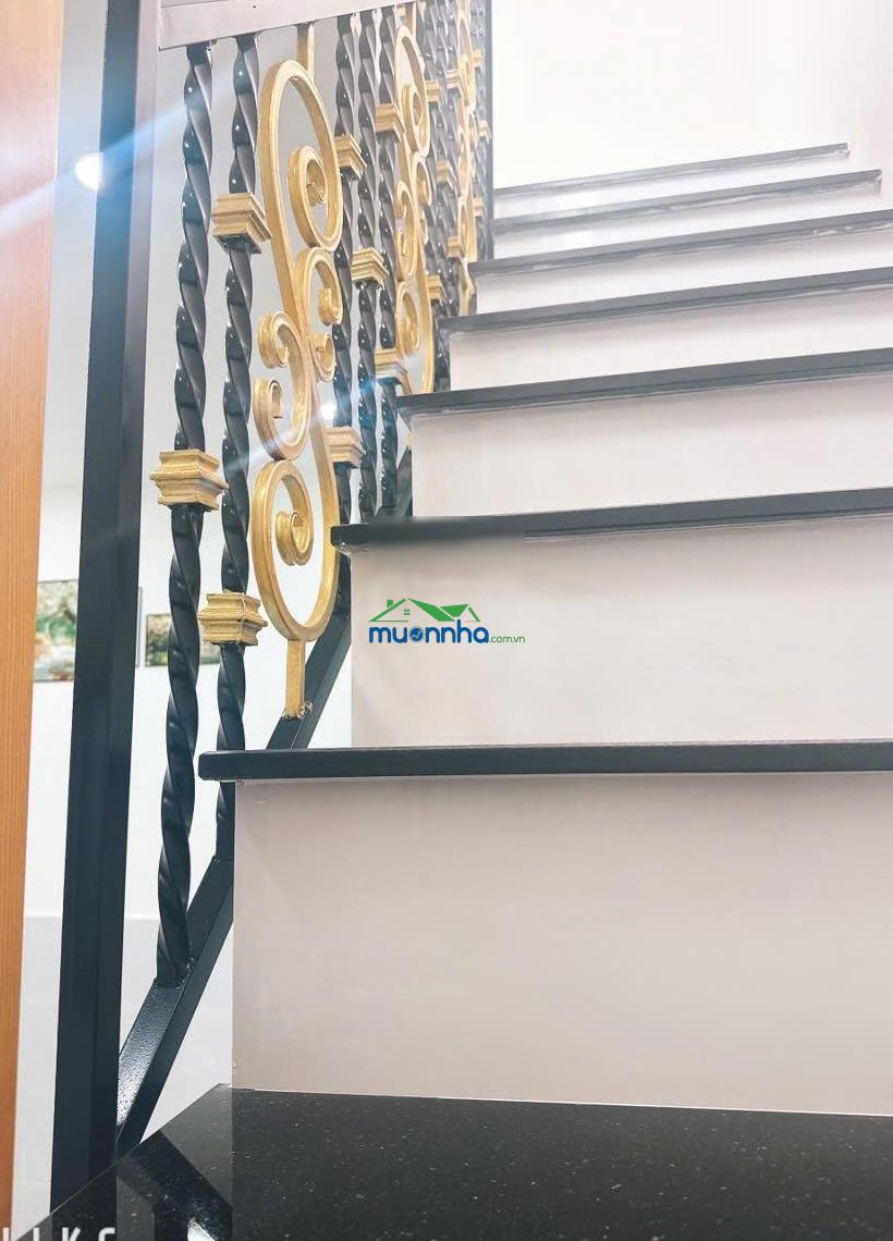Nhà 1 trệt 1 lầu + ban công - chỉ 1,65 tỷ - ngay chợ hiệp phú - đường lê văn việt q9