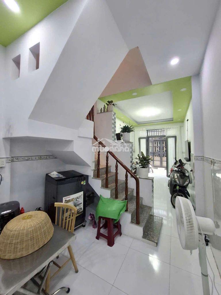 🏡 Bán nhà mới đường lê thành phương p15 q8
 - 4