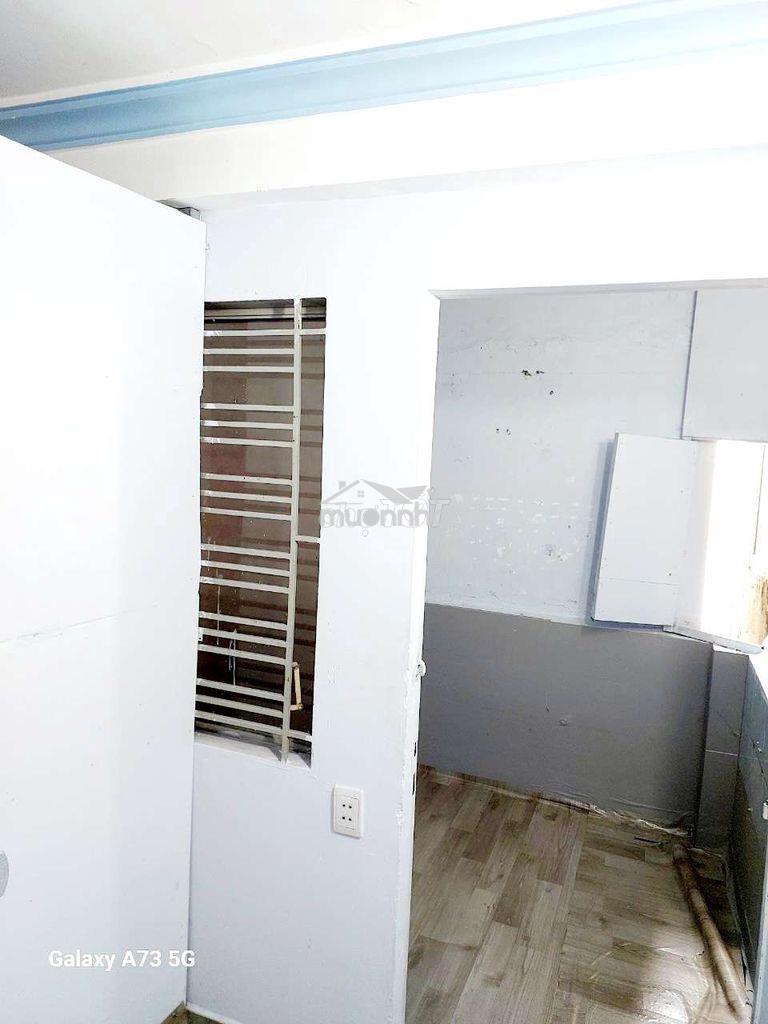 Cho thuê phòng q10.cửa sổ tolet riêng 2tr5 - 3