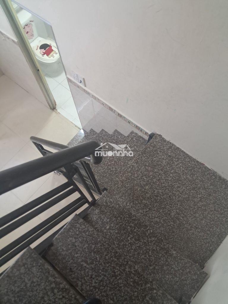 Nhà lê văn sỷ,q3.có 1 trệt,1 lửng,1 lầu.mới