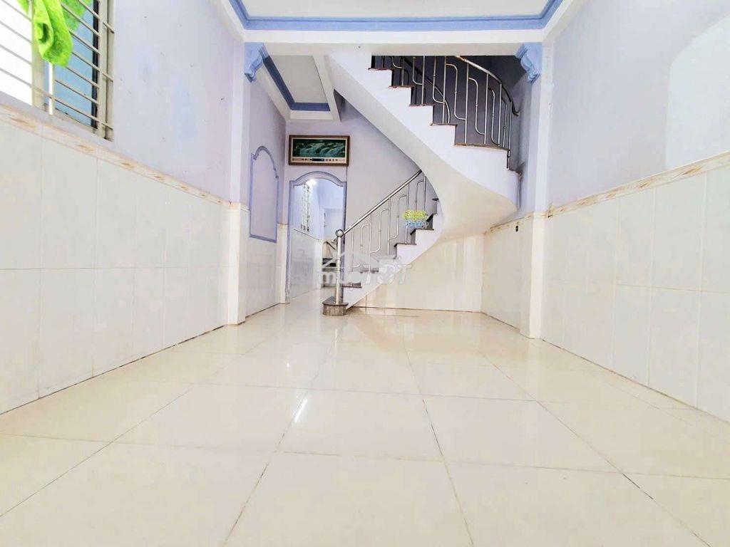 💲Giá chỉ 3 tỷ 750 triệu ( tl)
🏠nhà chính chủ lâu năm-đúc thật btct - 2