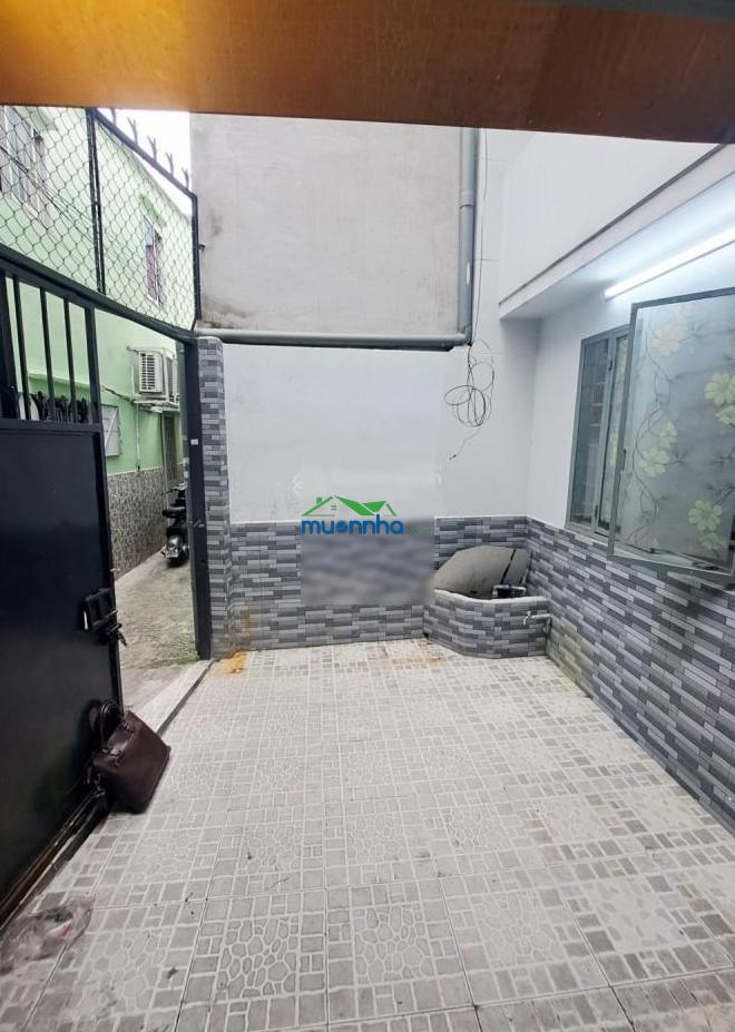 Chốt nhanh tân phú- dt to 54m2(8.4 x 6.6) - chỉ 4,479 tỷ 2tầng kiên cố 3pn- sát hẻm ôtô