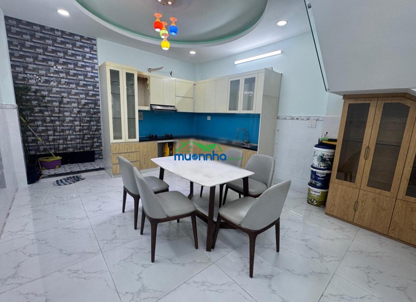 Nhà 4,5x18 - hẻm nhựa 8m - đường tân hoà đông - giá nhỉnh 8tỷ - 6 phòng ngủ cho đại gia đình.