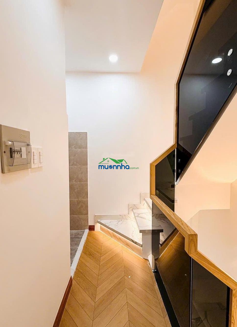 Quận 3 sa hoa cung đường đắt đỏ hẻm 1 xẹt võ văn tần - nở hậu) 3 tầng + sân thượng - 3